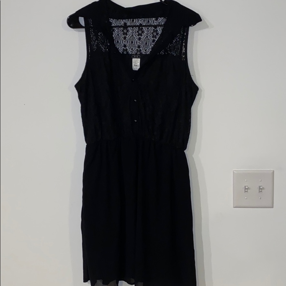 💋3 for $16💋 Sleeveless lace / chiffon dress